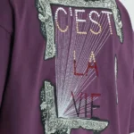 Plum muse c'est la vie unisex oversized μπλούζα πίσω όψη κοντινό