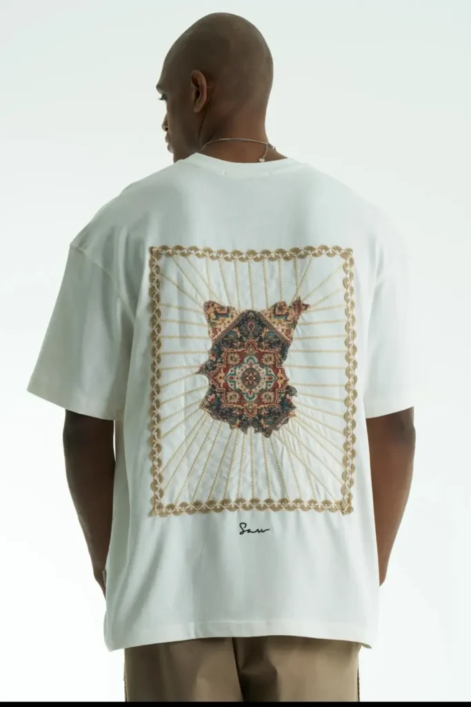 Λευκή muse tapestry unisex oversized μπλούζα πίσω όψη